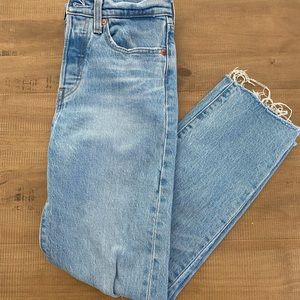 LEVI Wedgie Straight Size 24